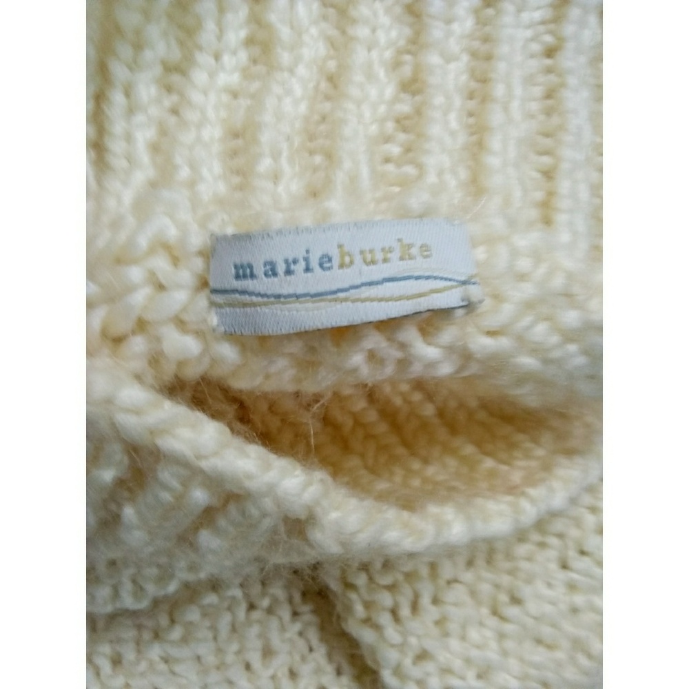 MARIE BURKE KNIT TURTLE NECK HANDMADE PONCHO - Picture 3 of 3